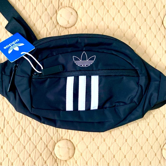 NWT Adidas Originals Black & White Waist  Bag - Picture 2 of 10